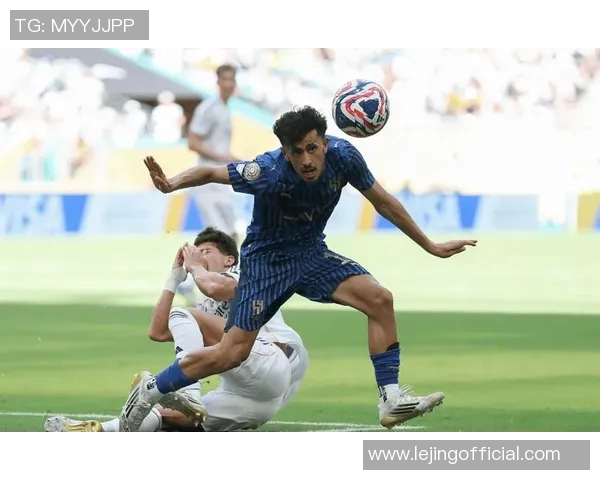 足总杯精彩对决：尤文图斯逆转本菲卡全场沸腾战术解析