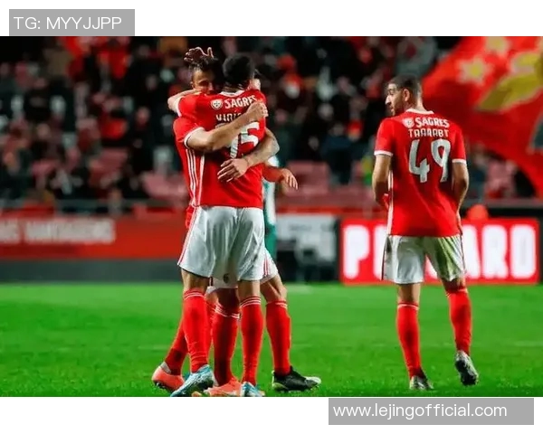 足总杯精彩对决本菲卡大胜巴黎圣日耳曼红牌事件引发全场热议